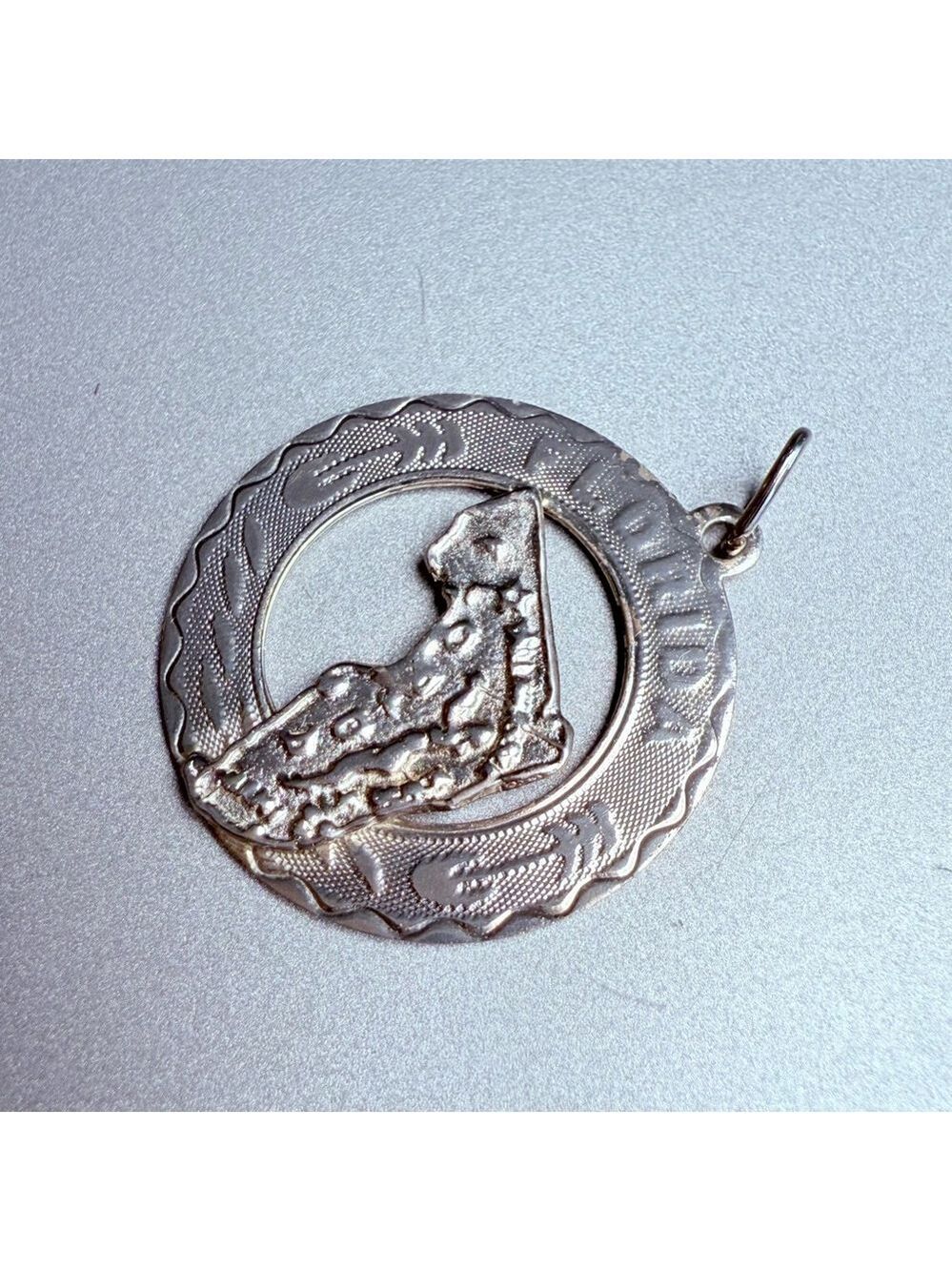 Sterling Silver 925 Sunshine State Of Florida Detailed Map Charm Pendant - Picture 3 of 4